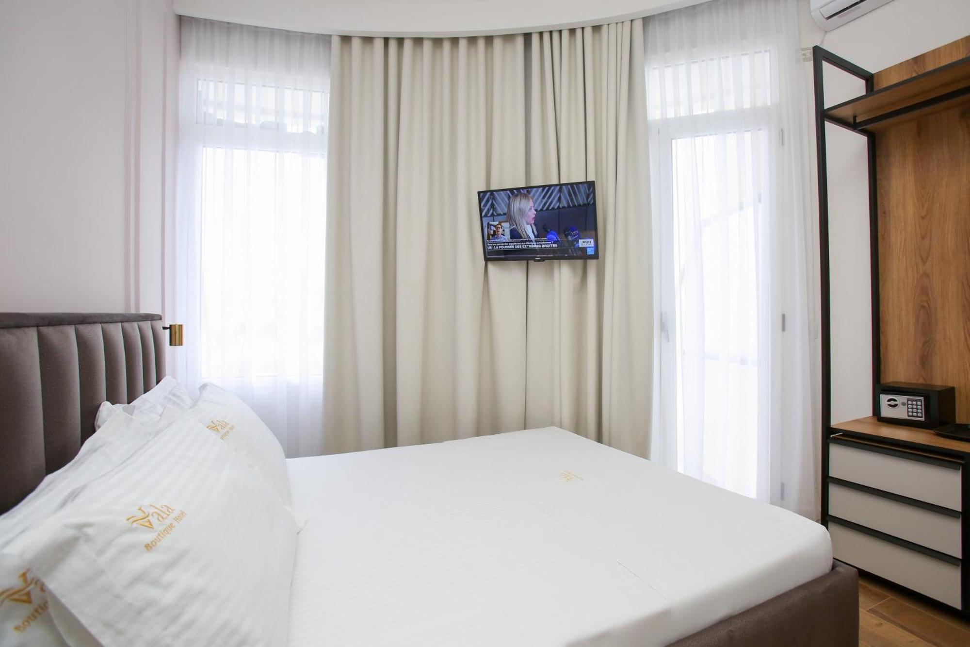 Vala Boutique Hotel Vlorë Екстериор снимка