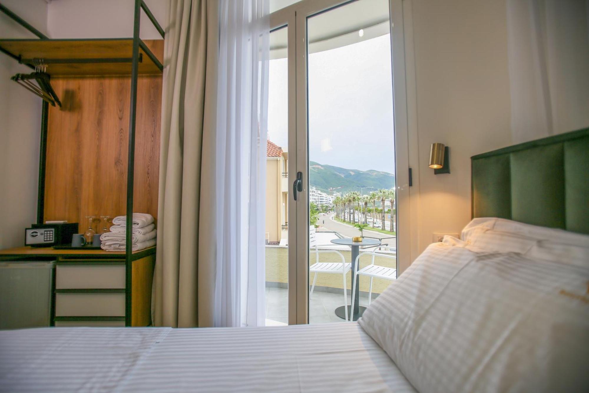 Vala Boutique Hotel Vlorë Екстериор снимка